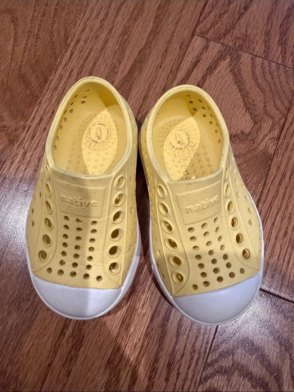 Native Jefferson Slip-On Toddler Shoes C4 in Yellow
